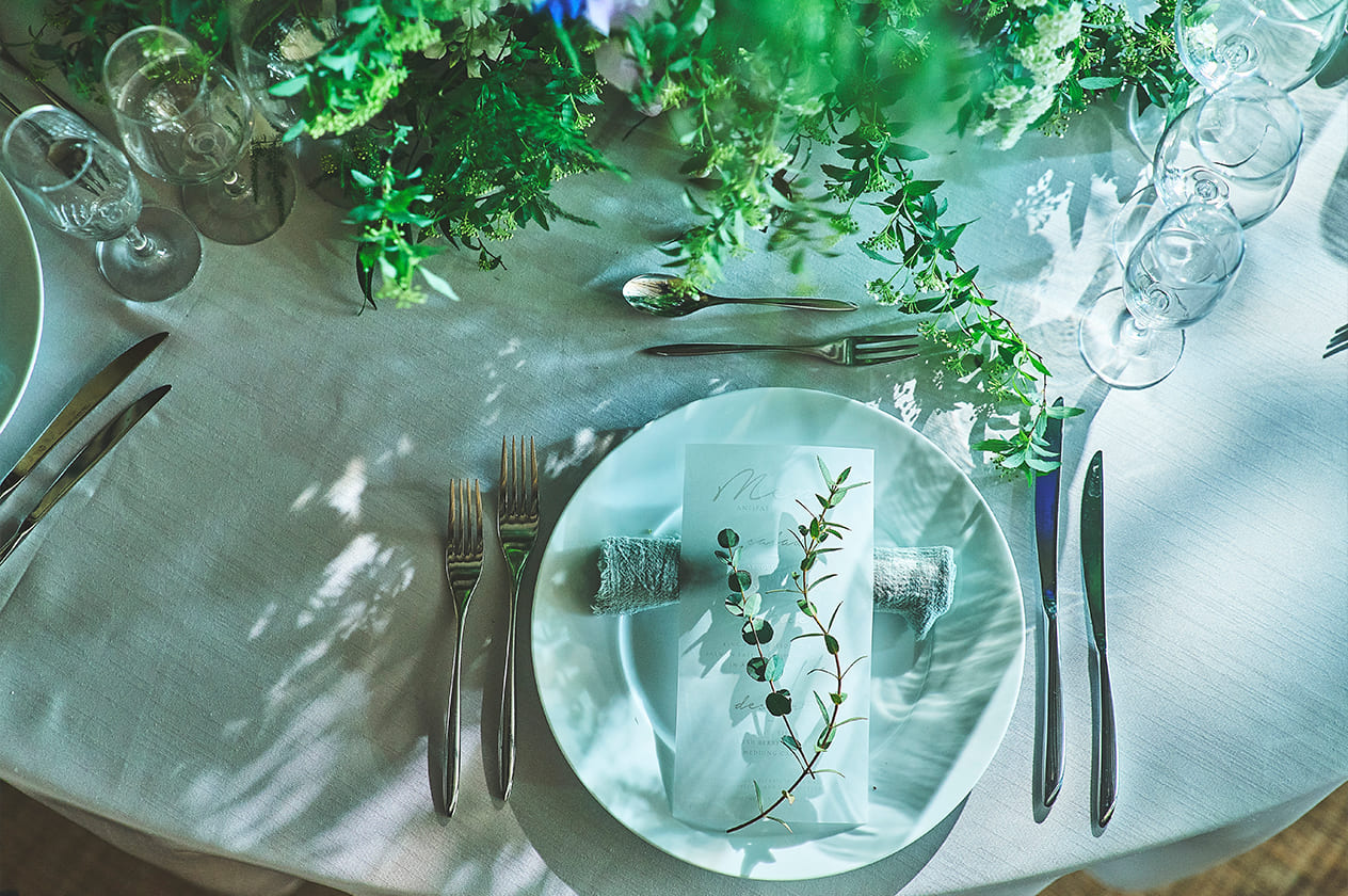 自然のやさしさを感じるホワイトオーク調バンケット