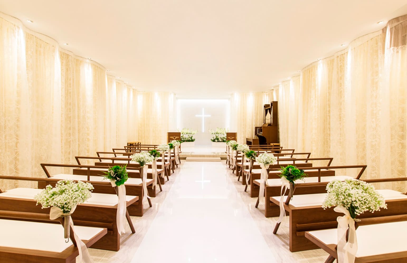 緑と光のチャペル「Alphare」